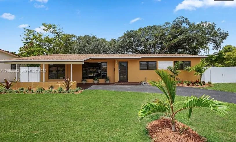 Foto de propiedad en 941 NW 180th Terrace 1, Miami Gardens, FL 33169 Miami Gardens con MLS# 