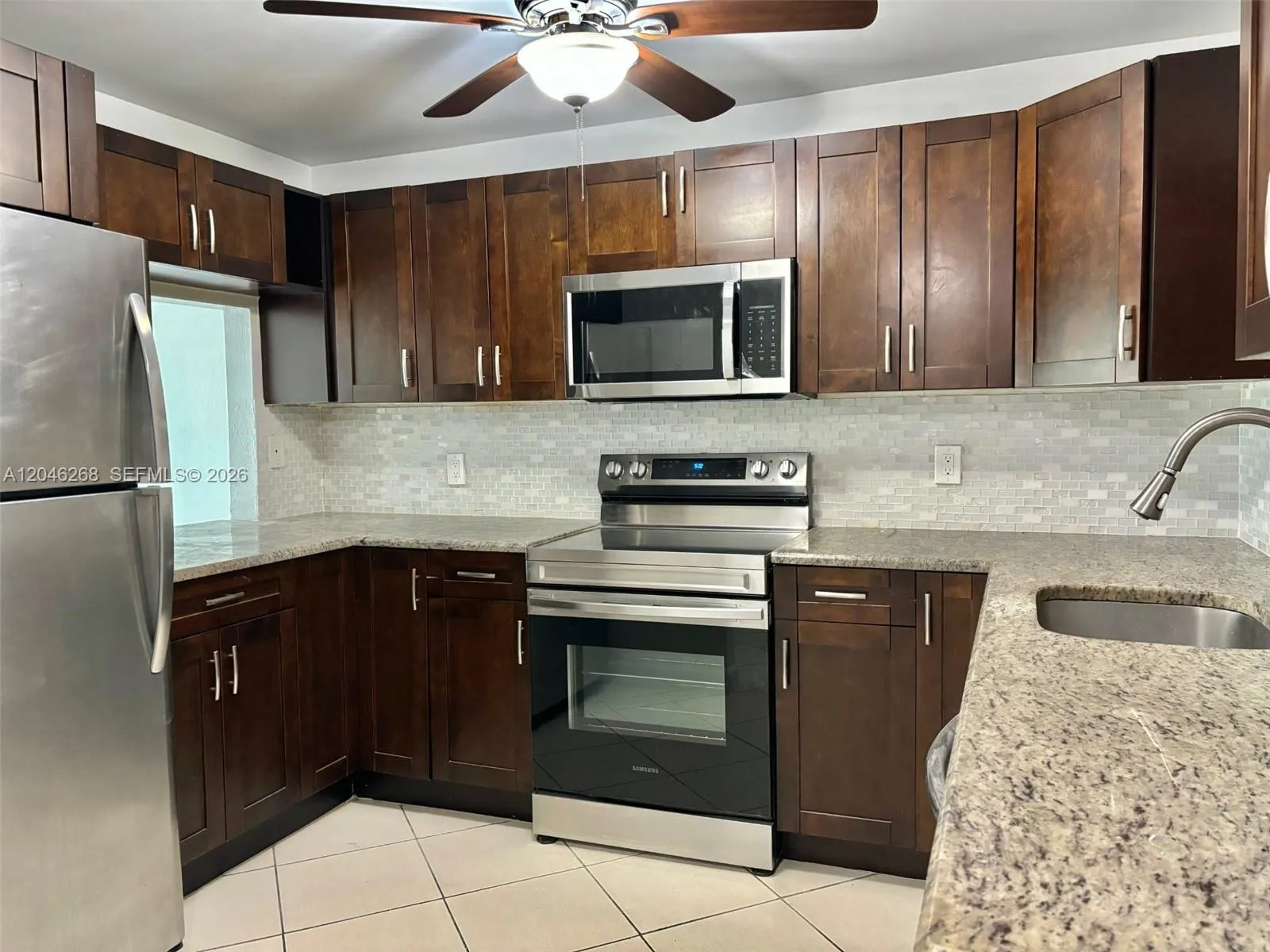 Foto de propiedad en 9411 Evergreen Place 303, Davie, FL 33324 Davie con MLS# 