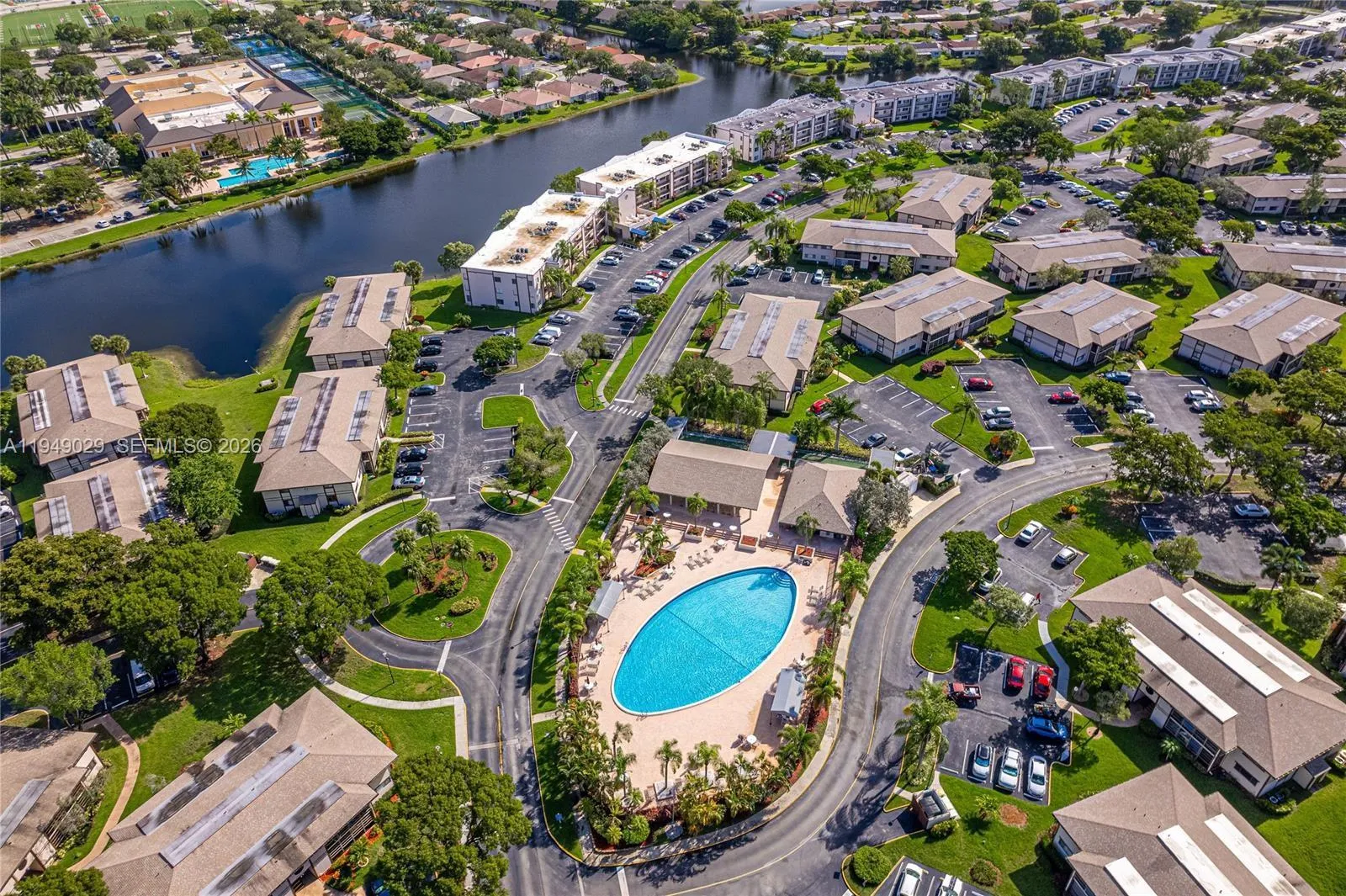 Vendido 9411 S Belfort Circle 208, Tamarac, FL 33321, Tamarac, FL 33321