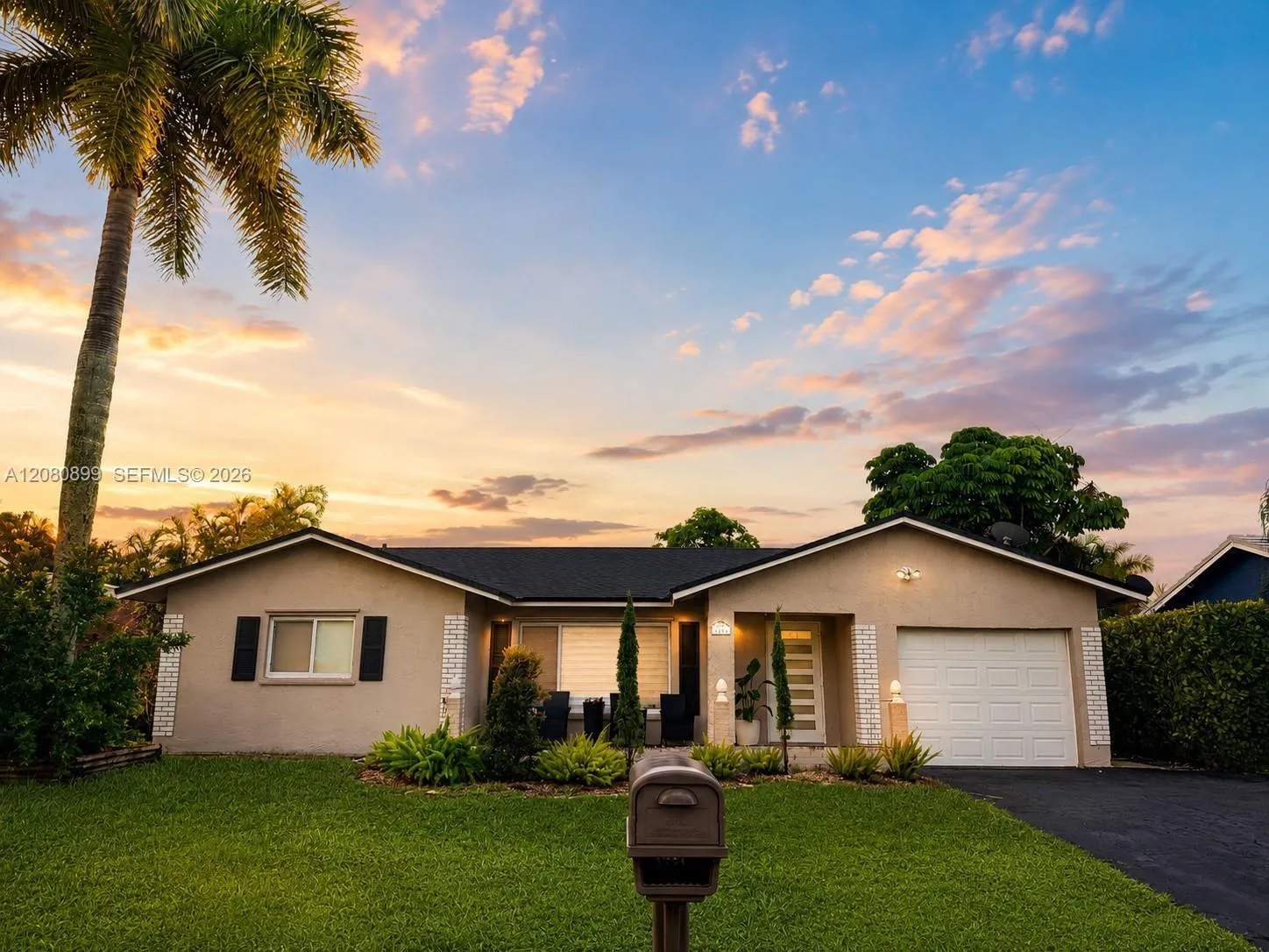 Foto de propiedad en 9416 NW 72nd Court, Tamarac, FL 33321 Tamarac con MLS# 