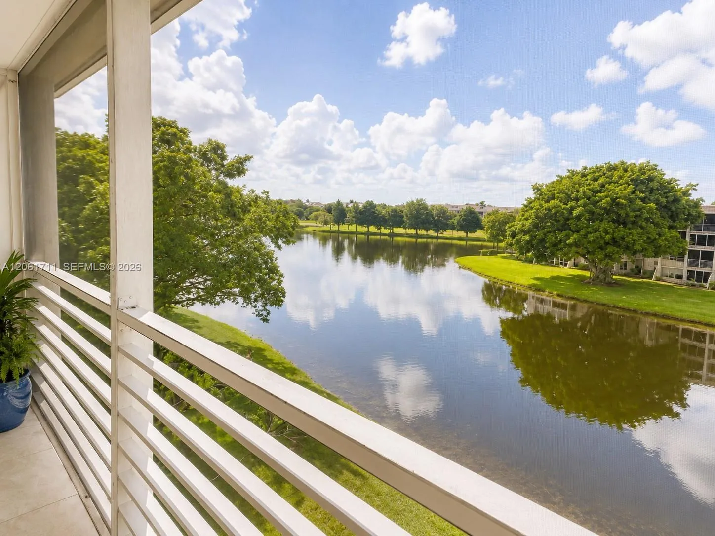 Foto de propiedad en 9420 Poinciana Place 417, Davie, FL 33324 Davie con MLS# 