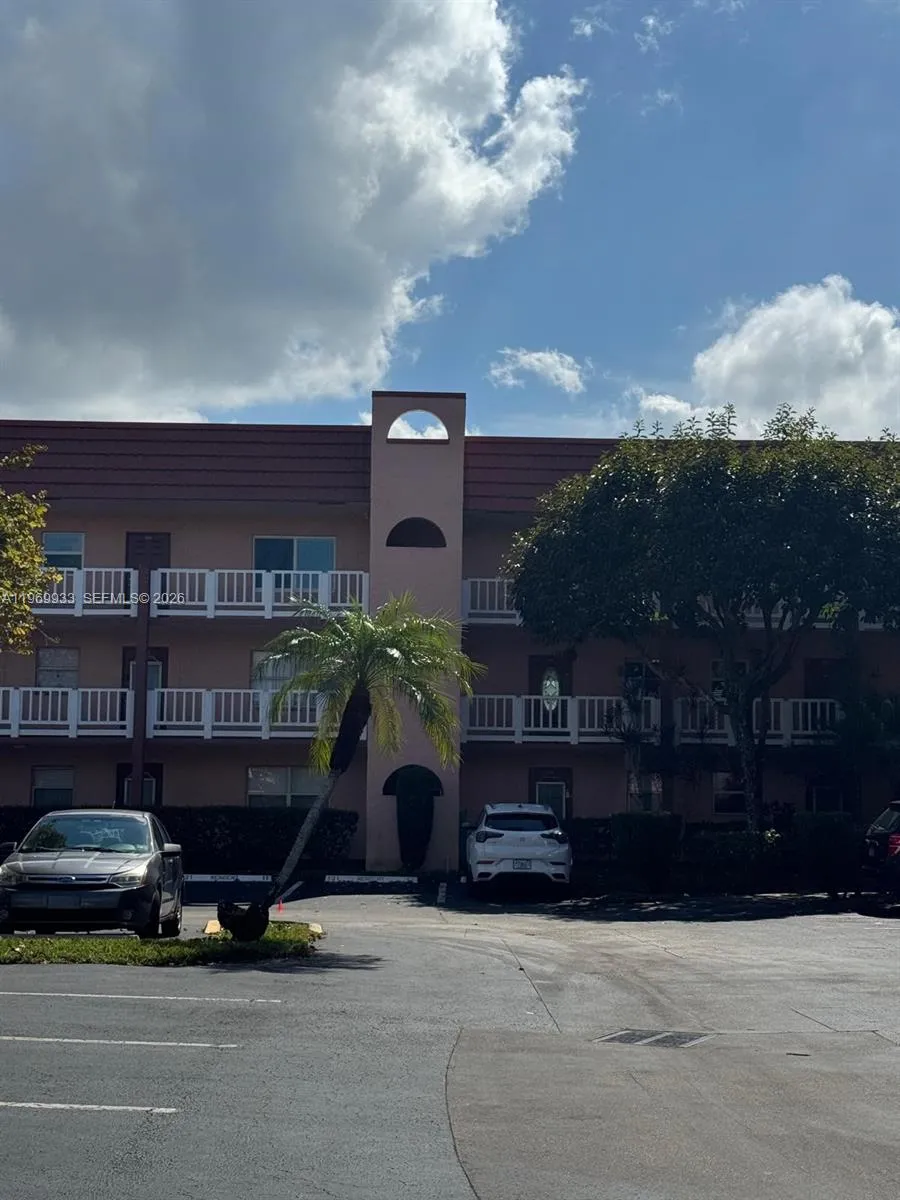 Vendido 9420 Sunrise Lakes Boulevard 105, Sunrise, FL 33322, Sunrise, FL 33322