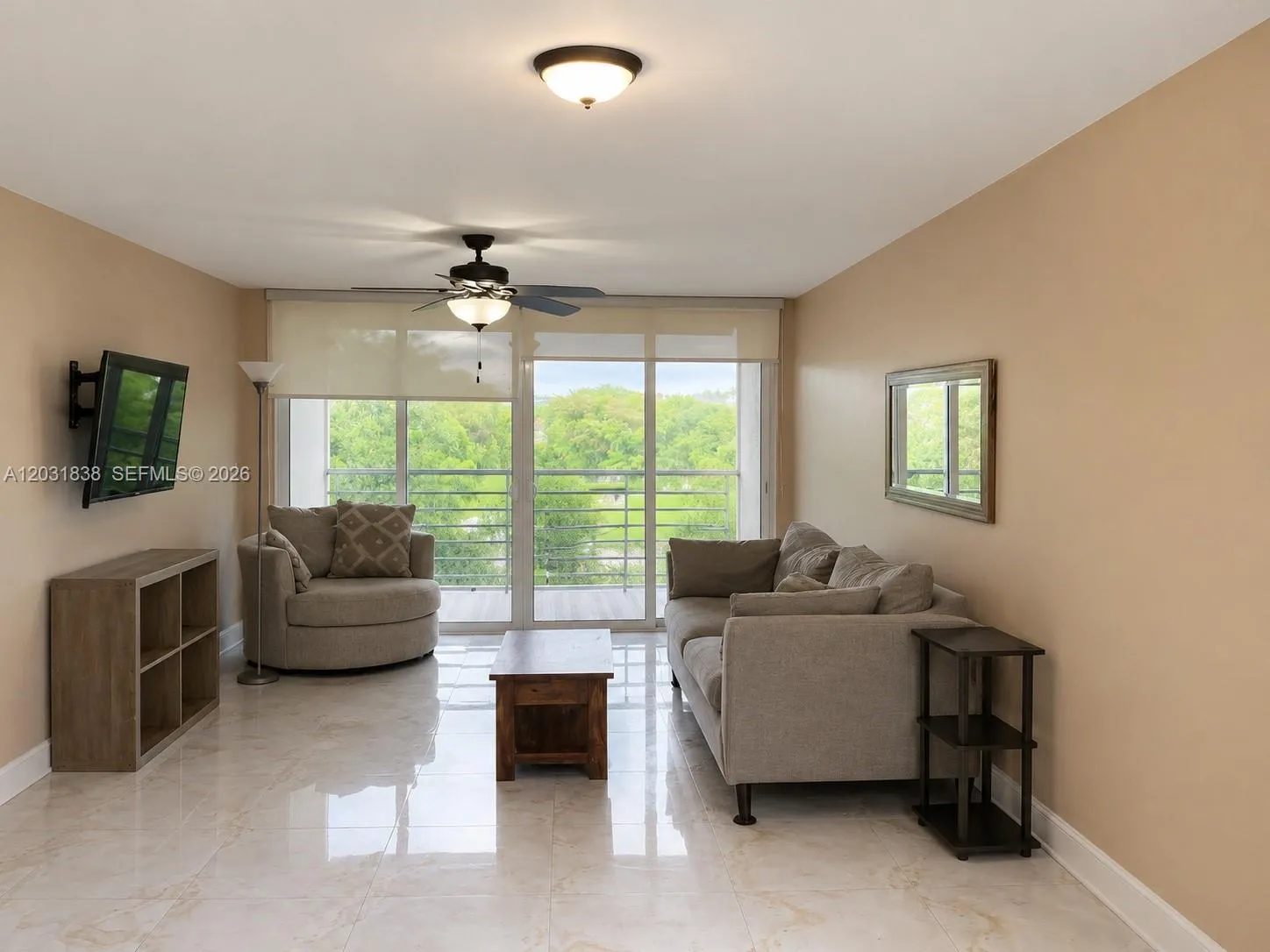 Foto de propiedad en 9420 Tangerine Place 401, Davie, FL 33324 Davie con MLS# 