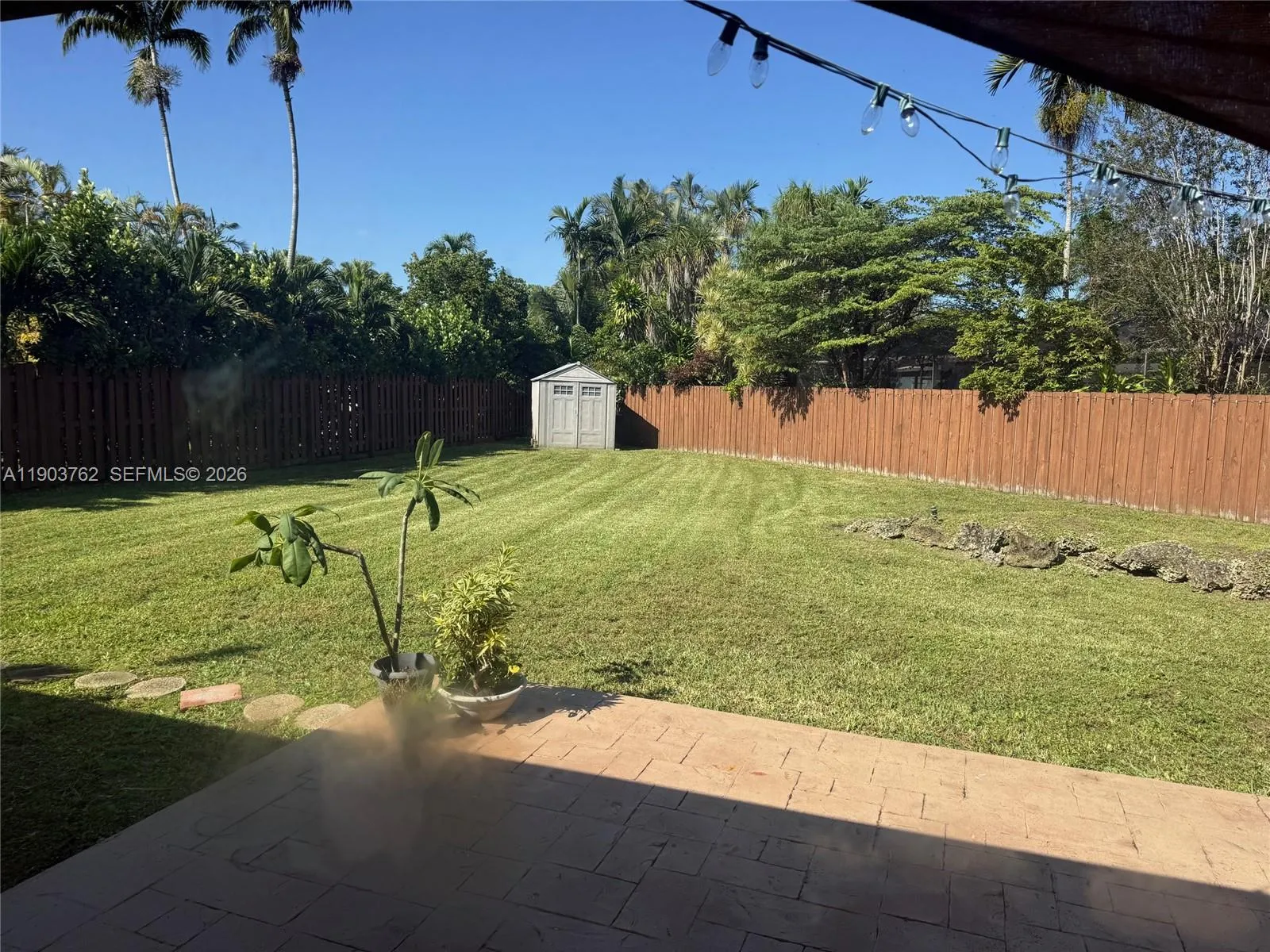 Foto de propiedad en 9422 SW 127th Avenue, Miami, FL 33186 Miami con MLS# 