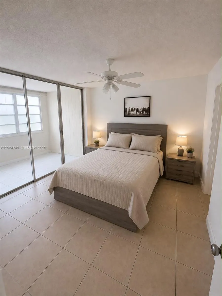 Foto de propiedad en 9440 Live Oak Place 106, Davie, FL 33324 Davie con MLS# 