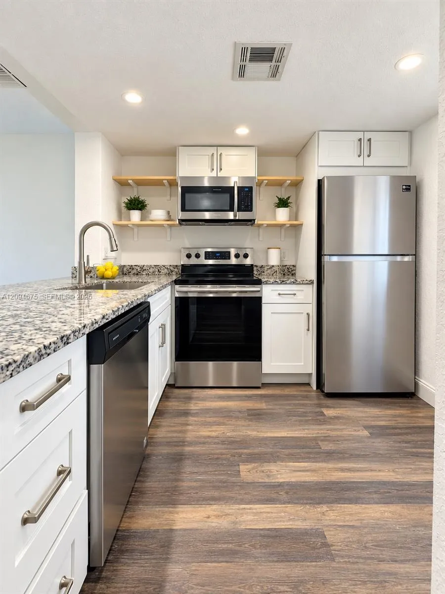 En Renta 9440 Poinciana Place 106, Davie, FL 33324, Davie, FL 33324