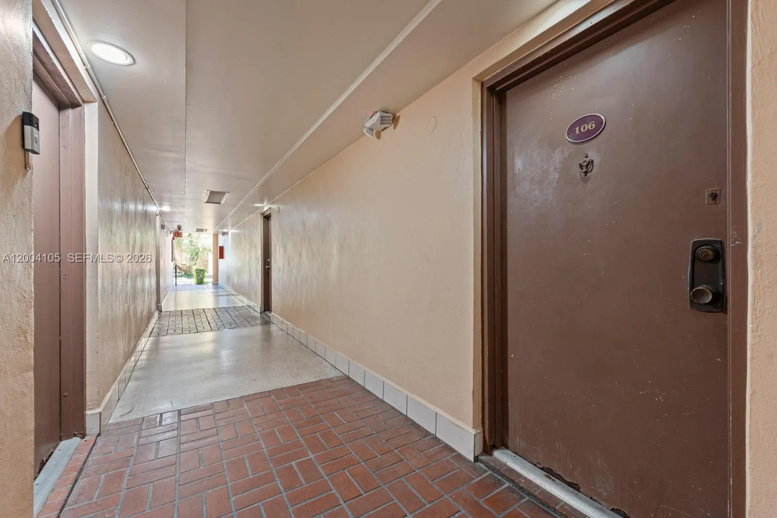 Foto de propiedad en 9440 W Flagler Street 106, Miami, FL 33174 Miami con MLS# 