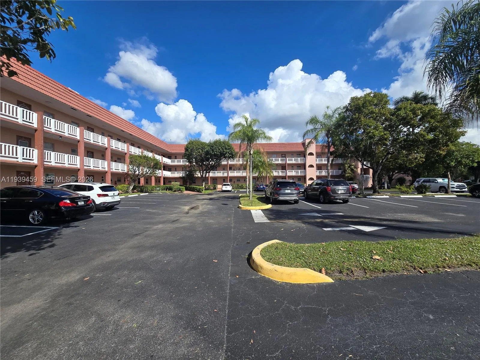 Vendido 9441 Sunrise Lakes Boulevard 108, Sunrise, FL 33322, Sunrise, FL 33322