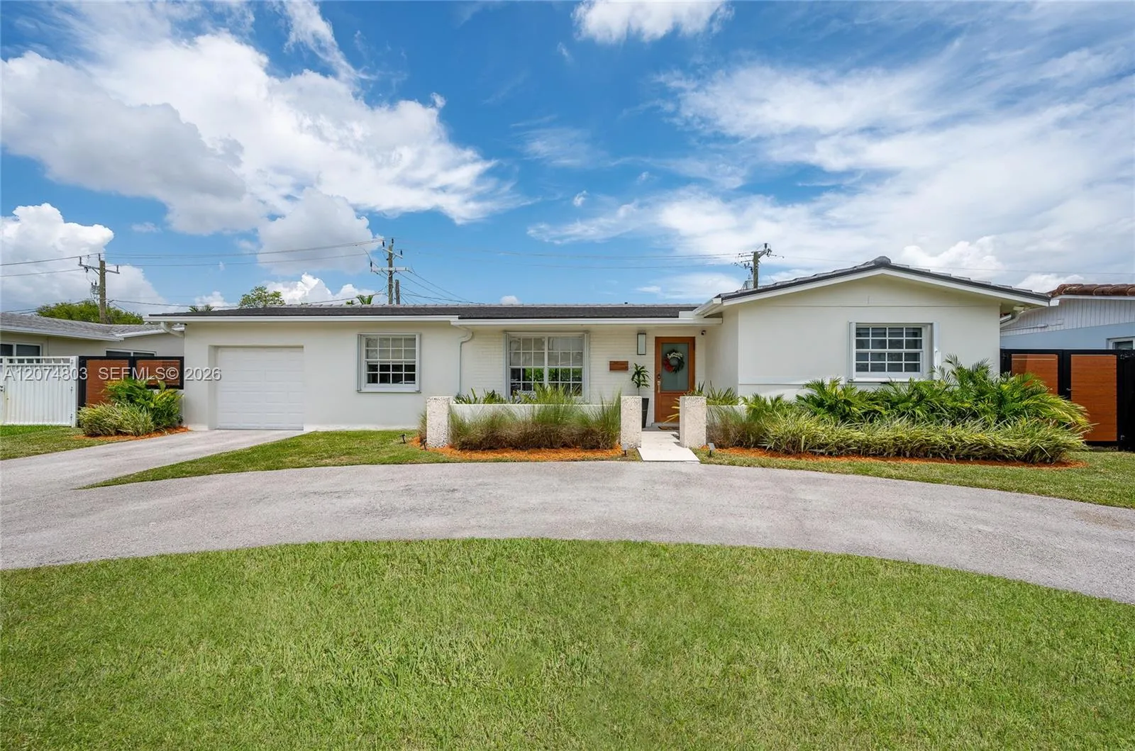 Foto de propiedad en 9441 SW 52nd Terrace, Miami, FL 33165 Miami con MLS# 