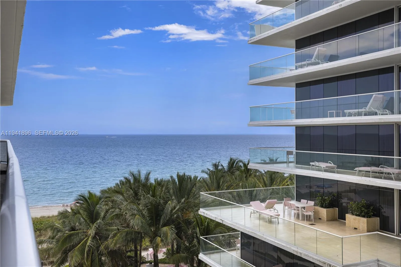 Foto de propiedad en 9455 Collins Avenue 806, Surfside, FL 33154 Surfside con MLS# 