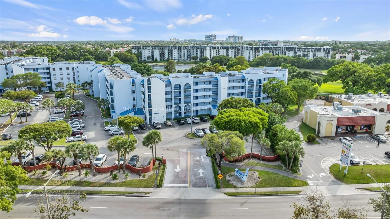 Foto de propiedad en 9460 Fontainebleau Boulevard 519, Miami, FL 33172 Miami con MLS# 