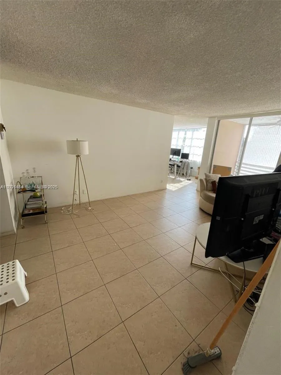 Foto de propiedad en 9460 Live Oak Place 309, Davie, FL 33324 Davie con MLS# 