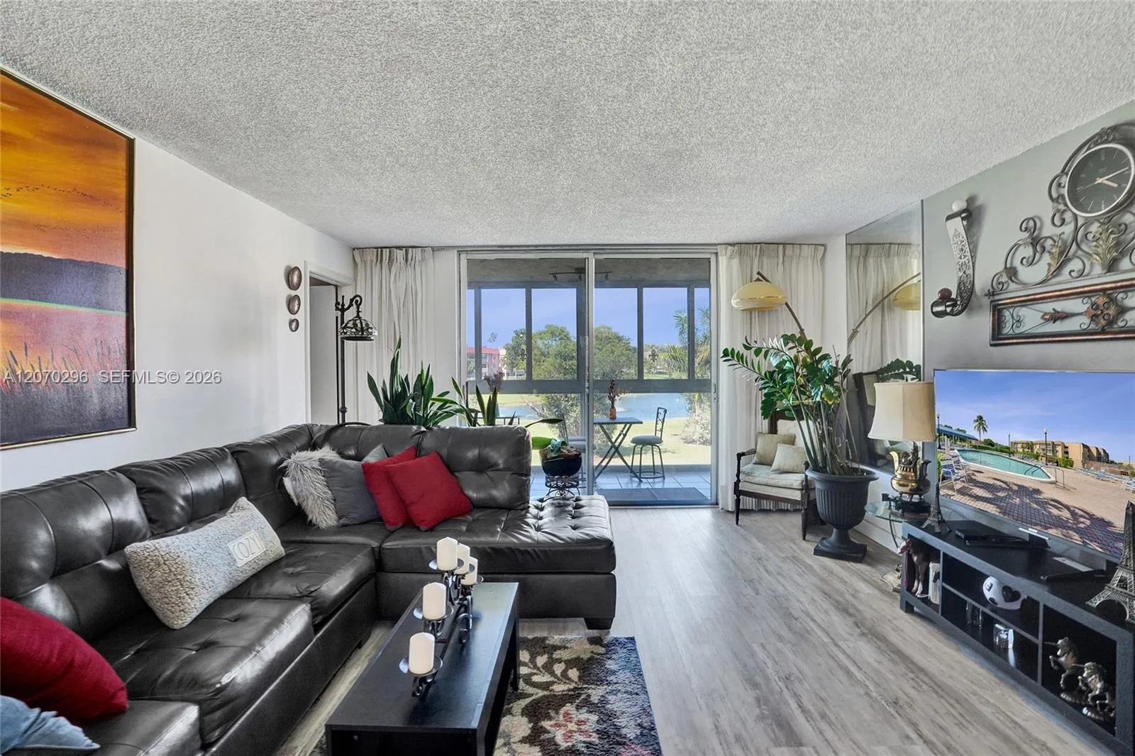 Foto de propiedad en 9461 Sunrise Lakes Boulevard 208, Sunrise, FL 33322 Sunrise con MLS# 