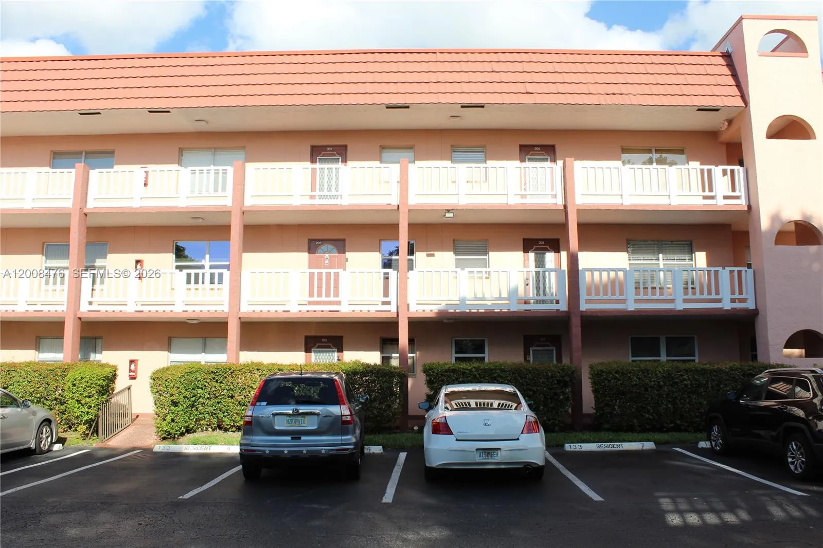 Foto de propiedad en 9480 Sunrise Lakes Boulevard 204, Sunrise, FL 33322 Sunrise con MLS# 