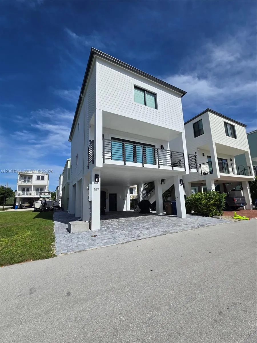 Foto de propiedad en 94825 Overseas Highway 187, Key Largo, FL 33037 Key Largo con MLS# 