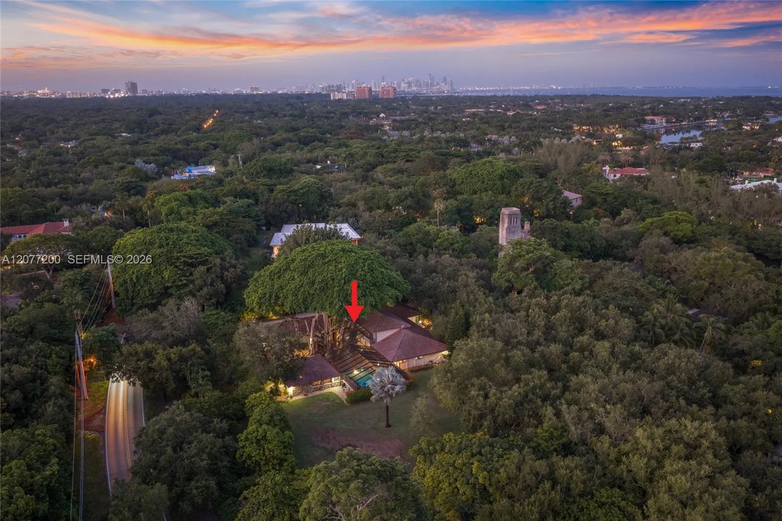 Foto de propiedad en 9490 Old Cutler Lane, Coral Gables, FL 33156 Coral Gables con MLS# 