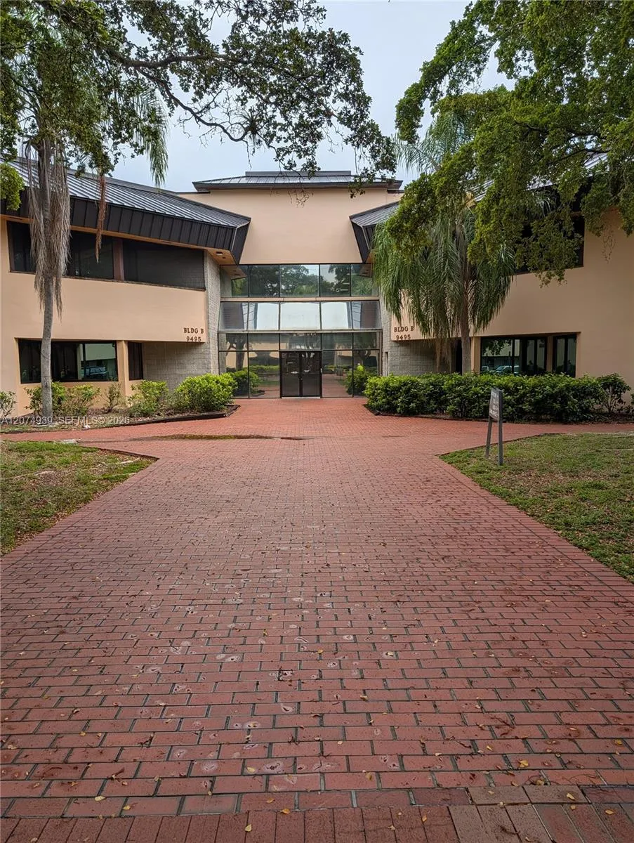 En Venta 9495 SW 72nd Street, Miami, FL 33173, Miami, FL 33173