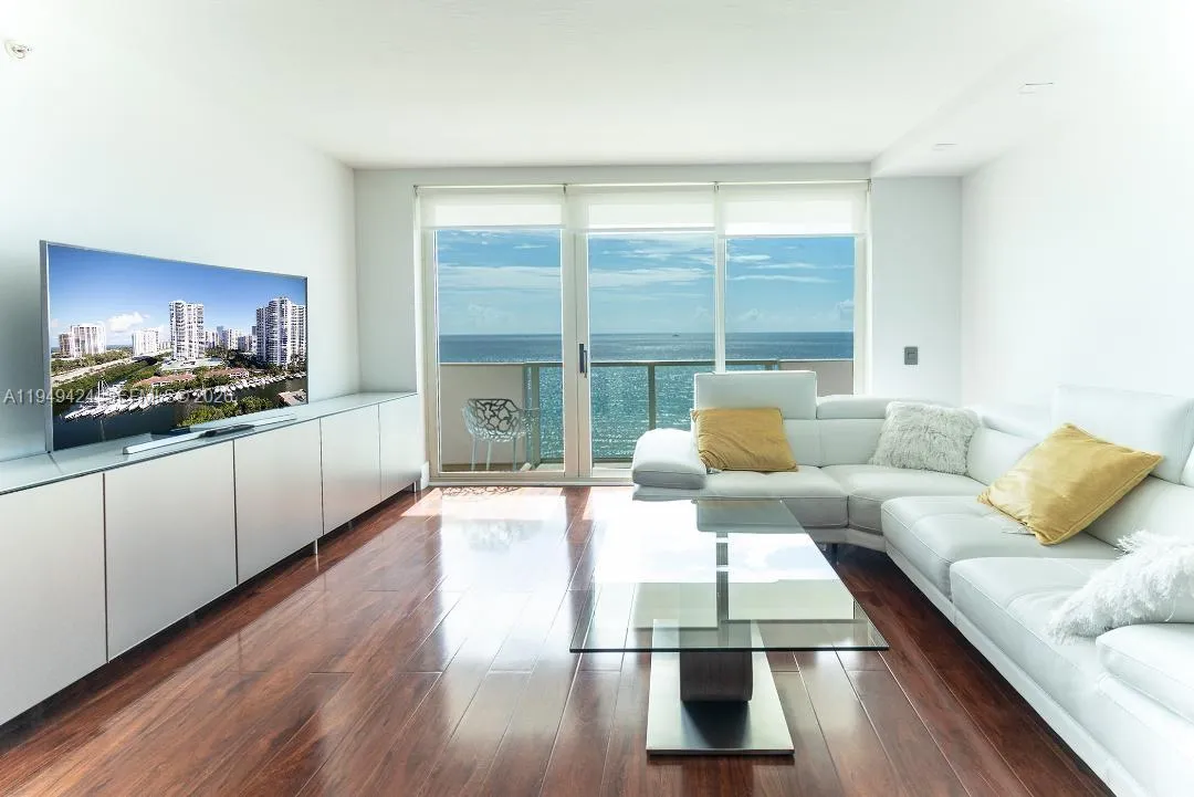 En Renta 9499 Collins Avenue 1001, Surfside, FL 33154, Surfside, FL 33154