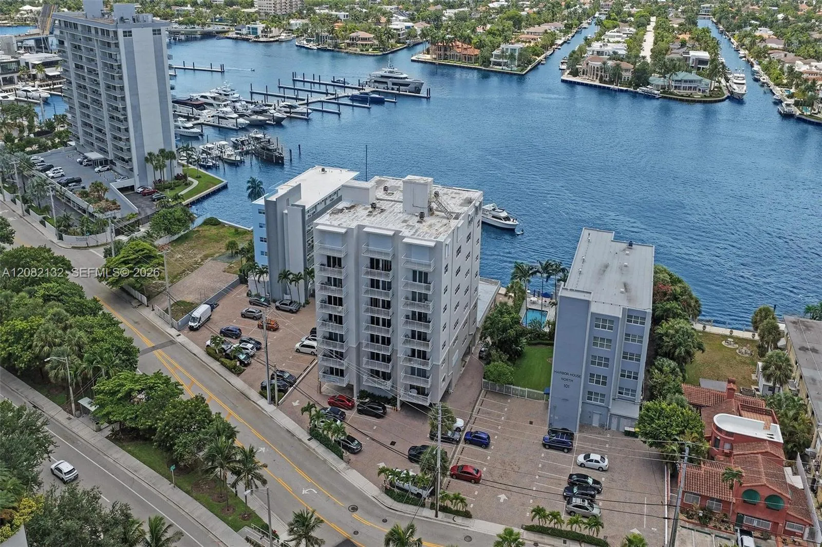 Foto de propiedad en 95 N Birch Road 301, Fort Lauderdale, FL 33304 Fort Lauderdale con MLS# 