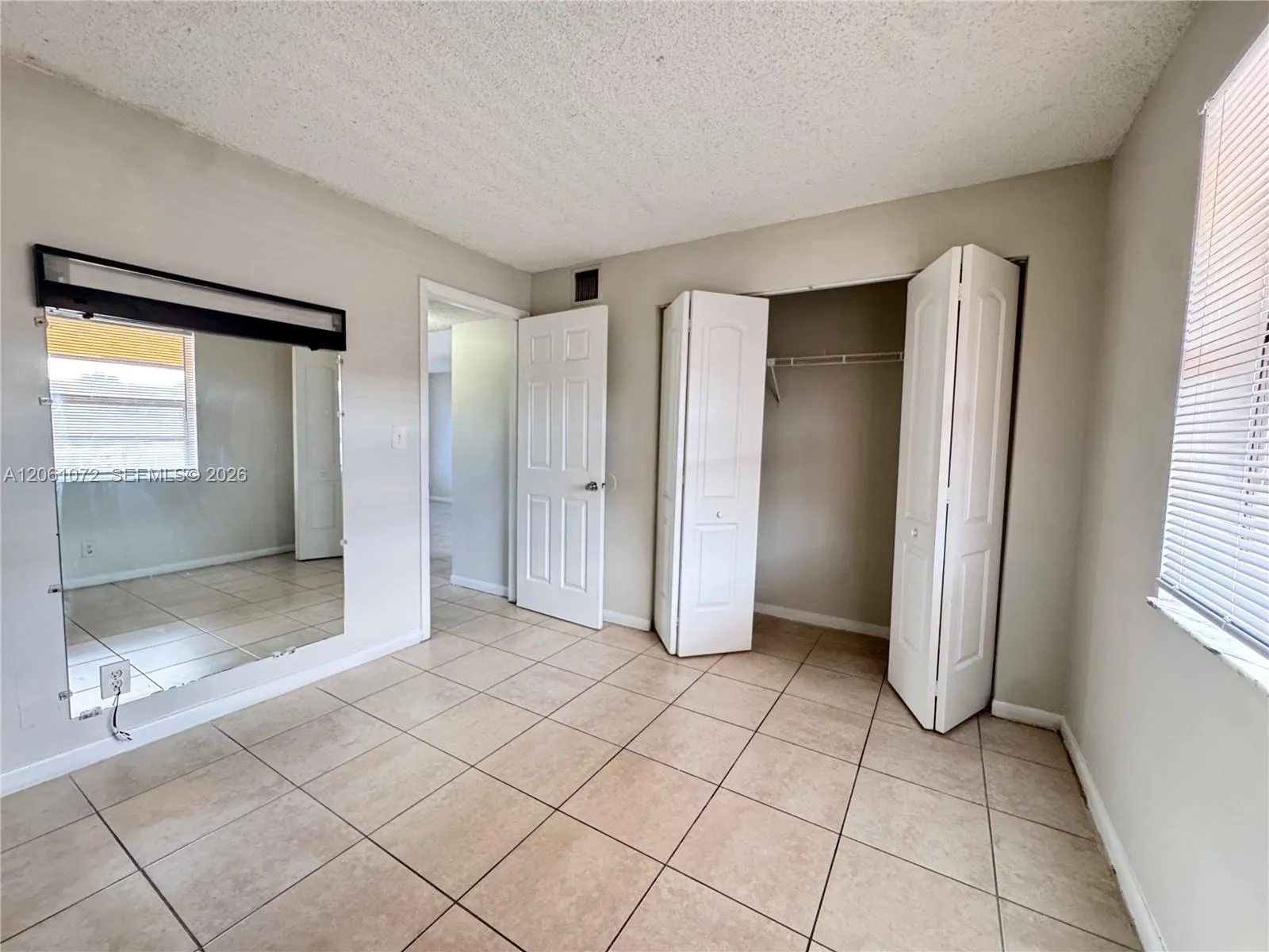 Foto de propiedad en 95 NE 41st Street J153, Oakland Park, FL 33334 Oakland Park con MLS# 
