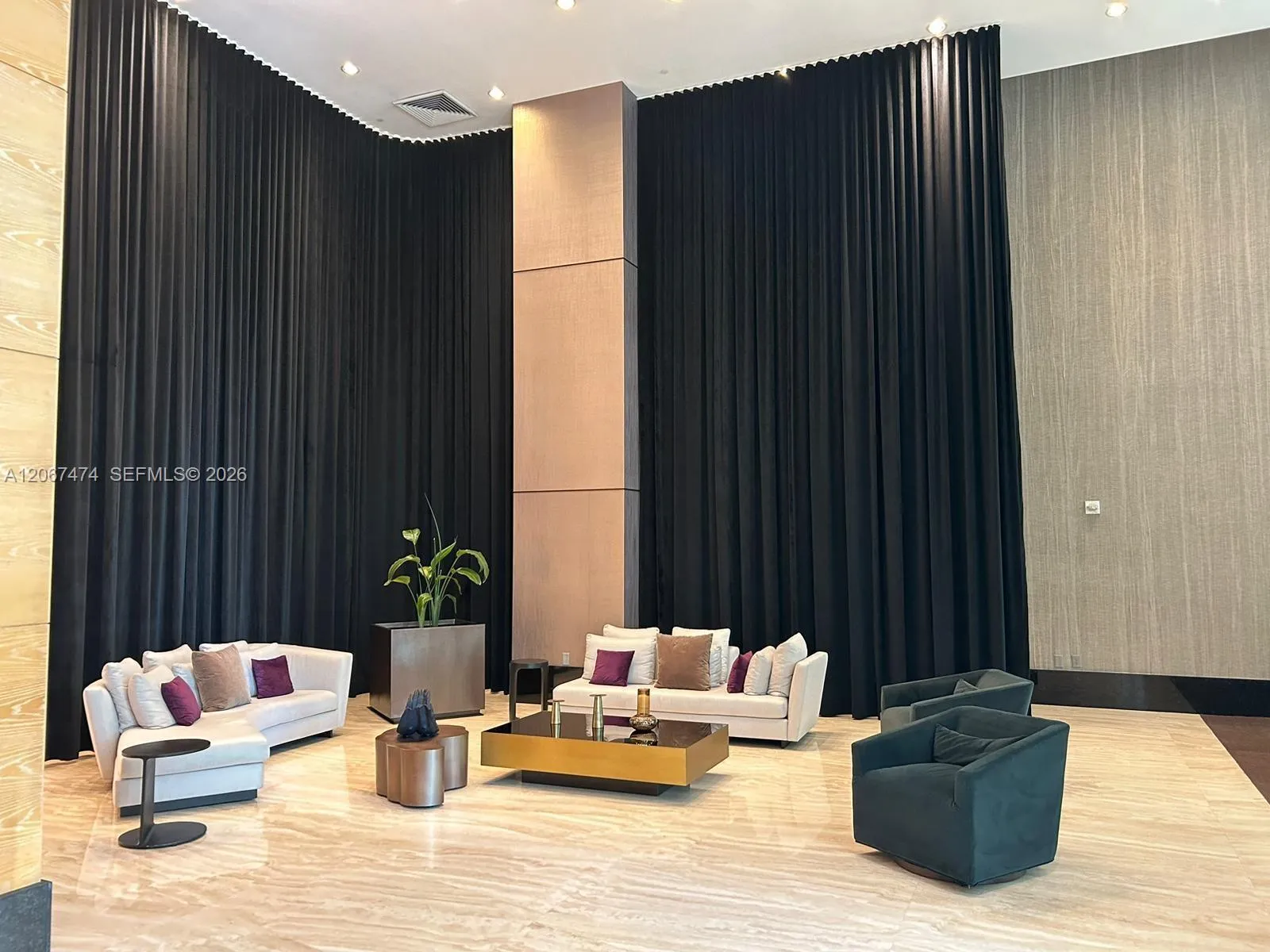 Foto de propiedad en 950 Brickell Bay Drive 1903, Miami, FL 33131 Miami con MLS#