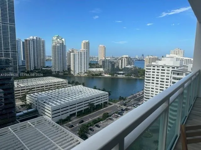 Foto de propiedad en 950 Brickell Bay Drive 2104, Miami, FL 33131 Miami con MLS#