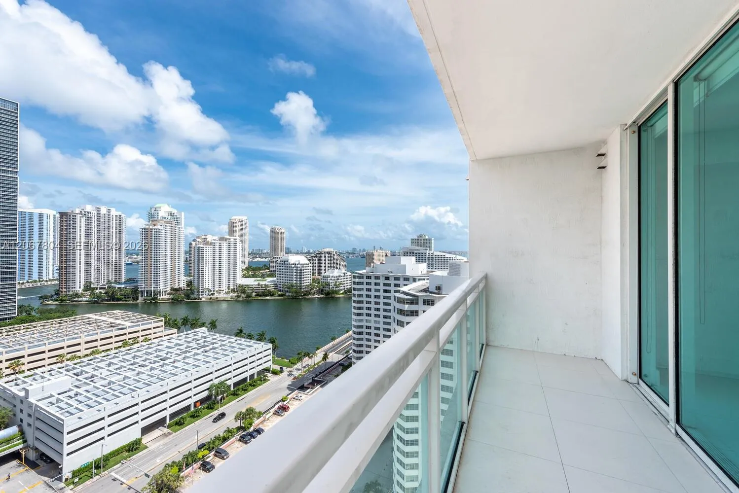 Foto de propiedad en 950 Brickell Bay Drive 2208, Miami, FL 33131 Miami con MLS#