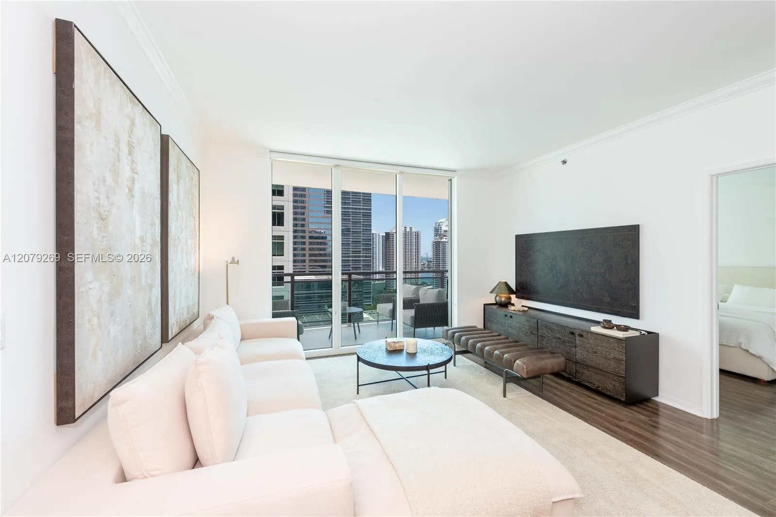 Foto de propiedad en 950 Brickell Bay Drive 2304, Miami, FL 33131 Miami con MLS#