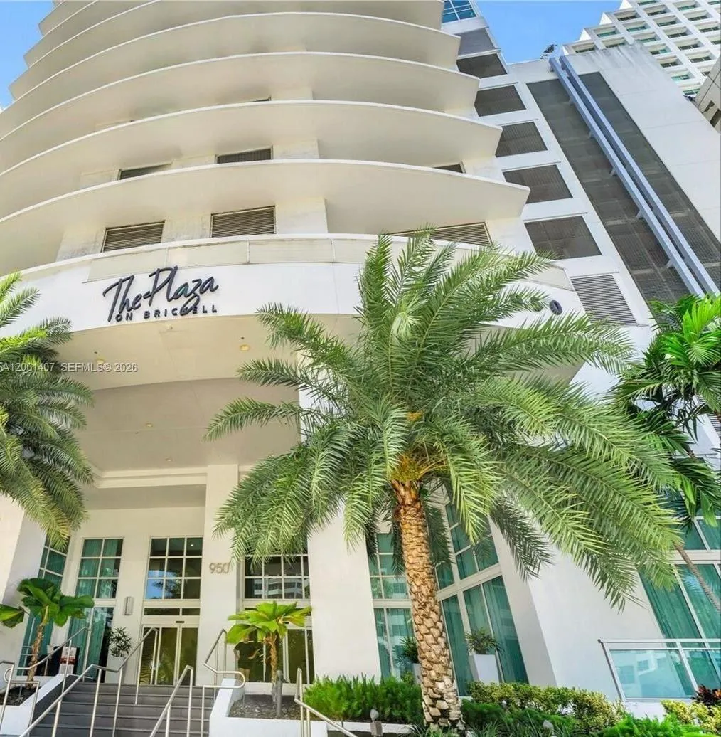 Foto de propiedad en 950 Brickell Bay Drive 2406, Miami, FL 33131 Miami con MLS#