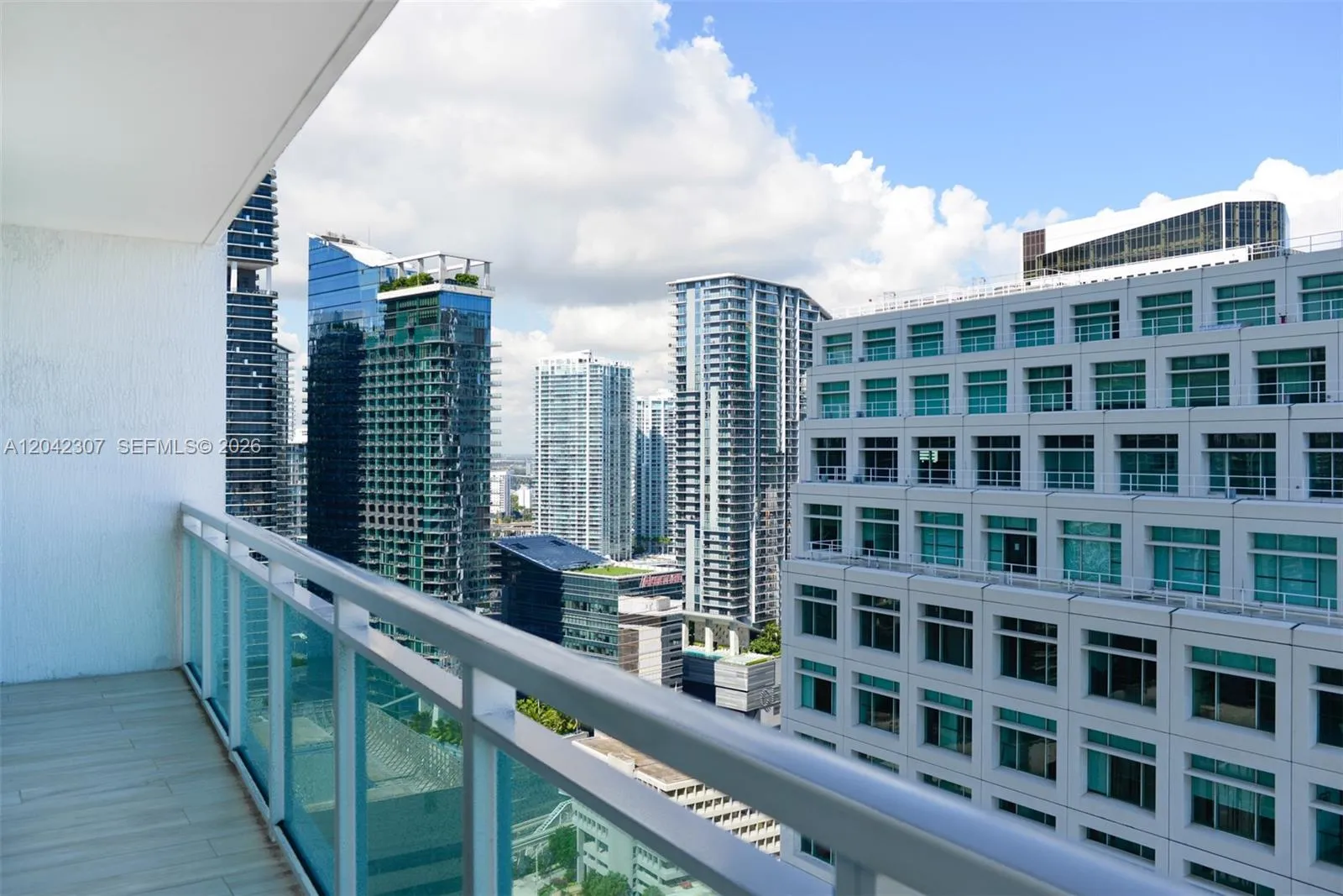 Alquilada 950 Brickell Bay Drive 3406, Miami, FL 33131, Miami, FL 33131