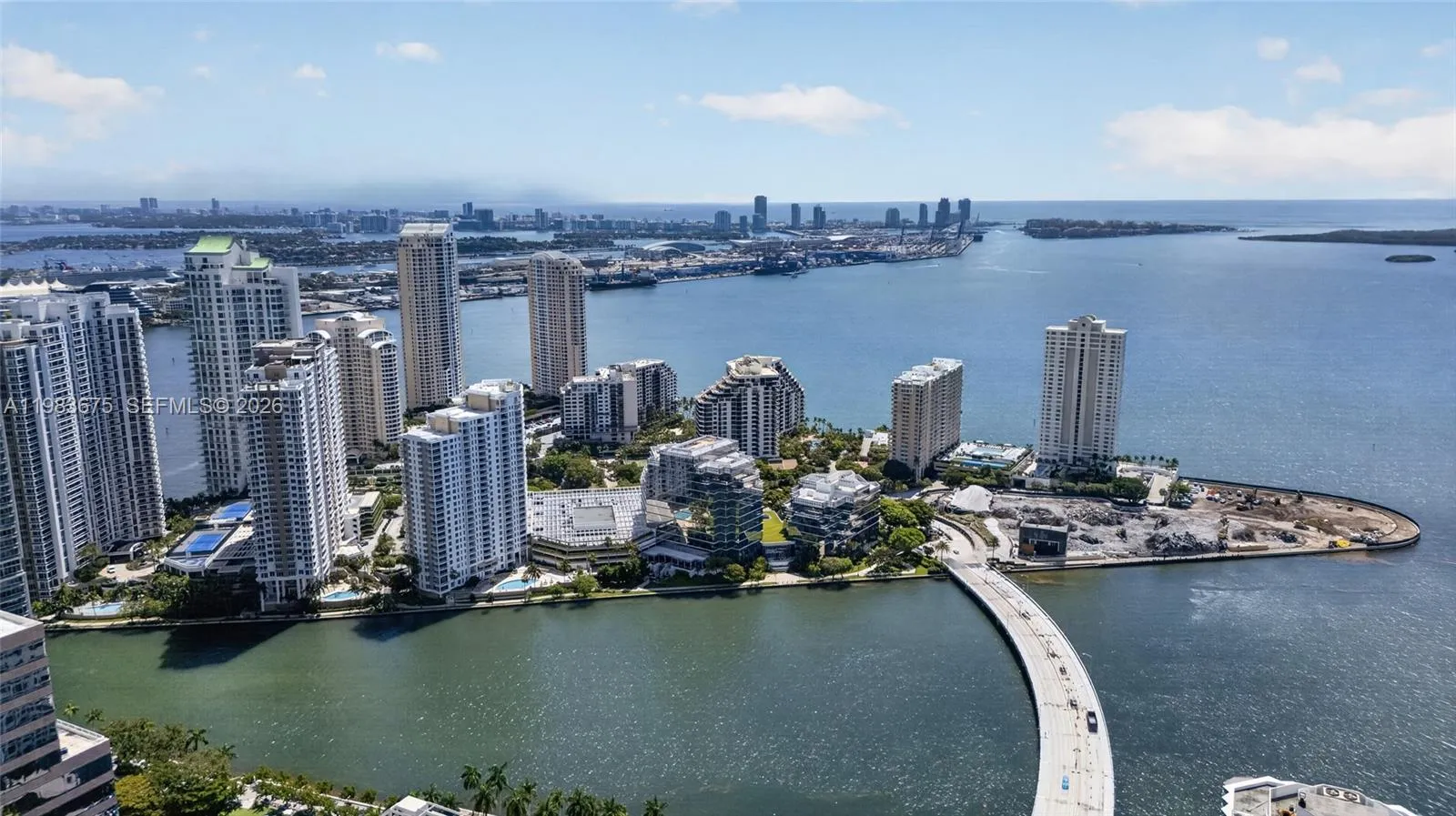 Foto de propiedad en 950 Brickell Bay Drive 4100, Miami, FL 33131 Miami con MLS#