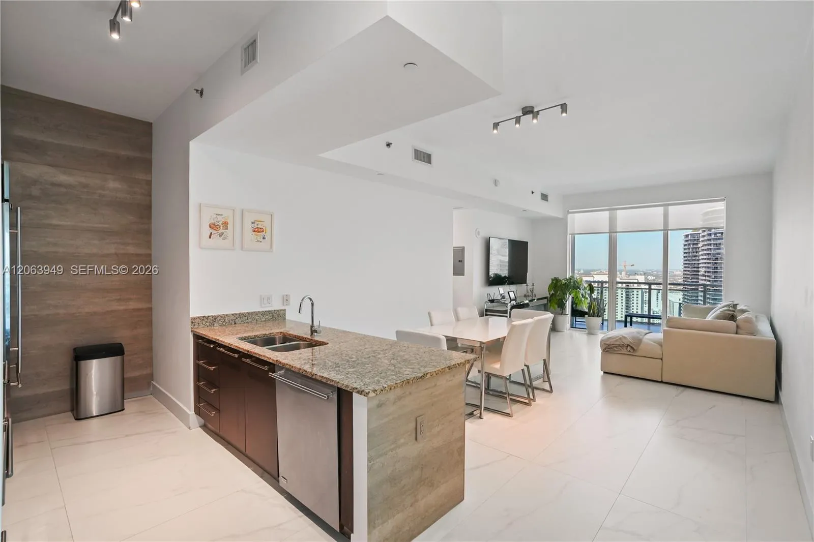 Foto de propiedad en 950 Brickell Bay Drive 4101, Miami, FL 33131 Miami con MLS#