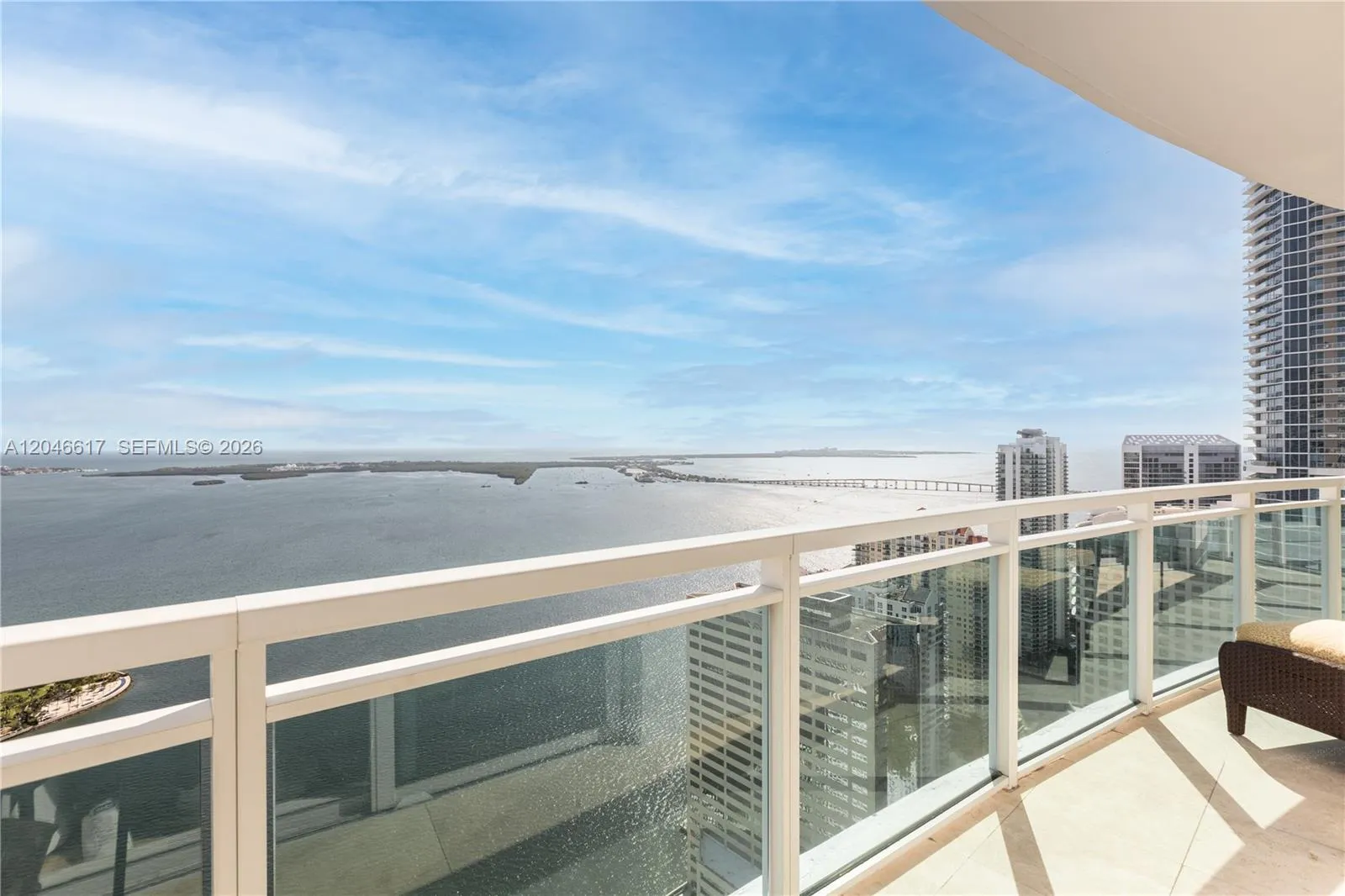 Foto de propiedad en 950 Brickell Bay Drive 5011, Miami, FL 33131 Miami con MLS#