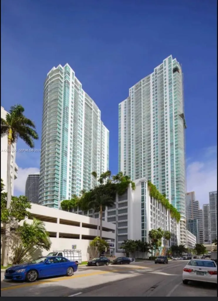 Foto de propiedad en 950 Brickell Bay Drive 701, Miami, FL 33131 Miami con MLS#