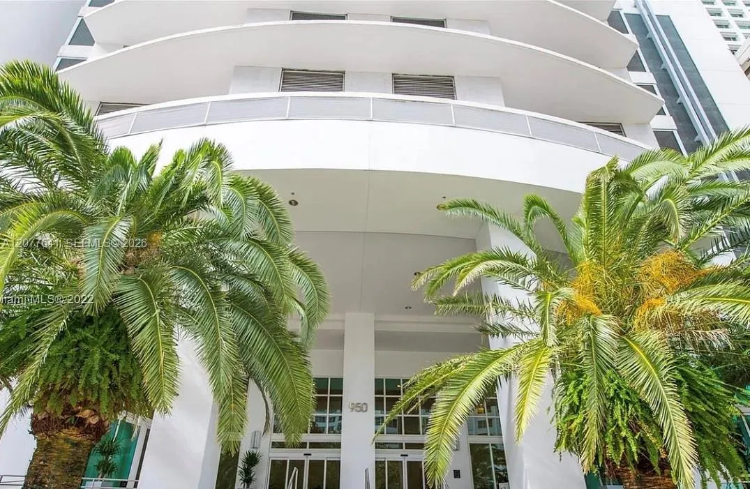 Foto de propiedad en 950 Brickell Bay Drive 902, Miami, FL 33131 Miami con MLS#