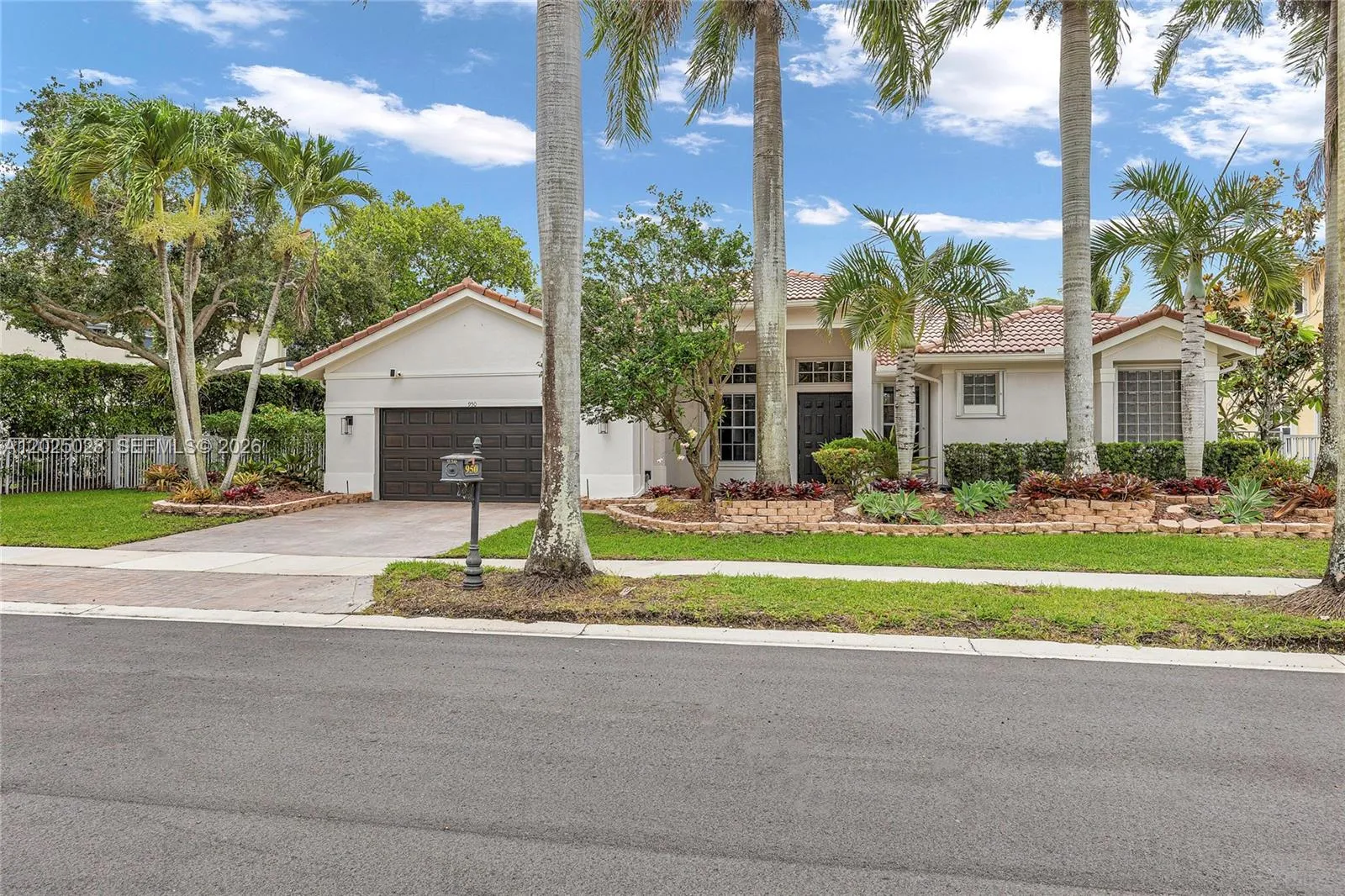 Alquilada 950 Marina Drive, Weston, FL 33327, Weston, FL 33327