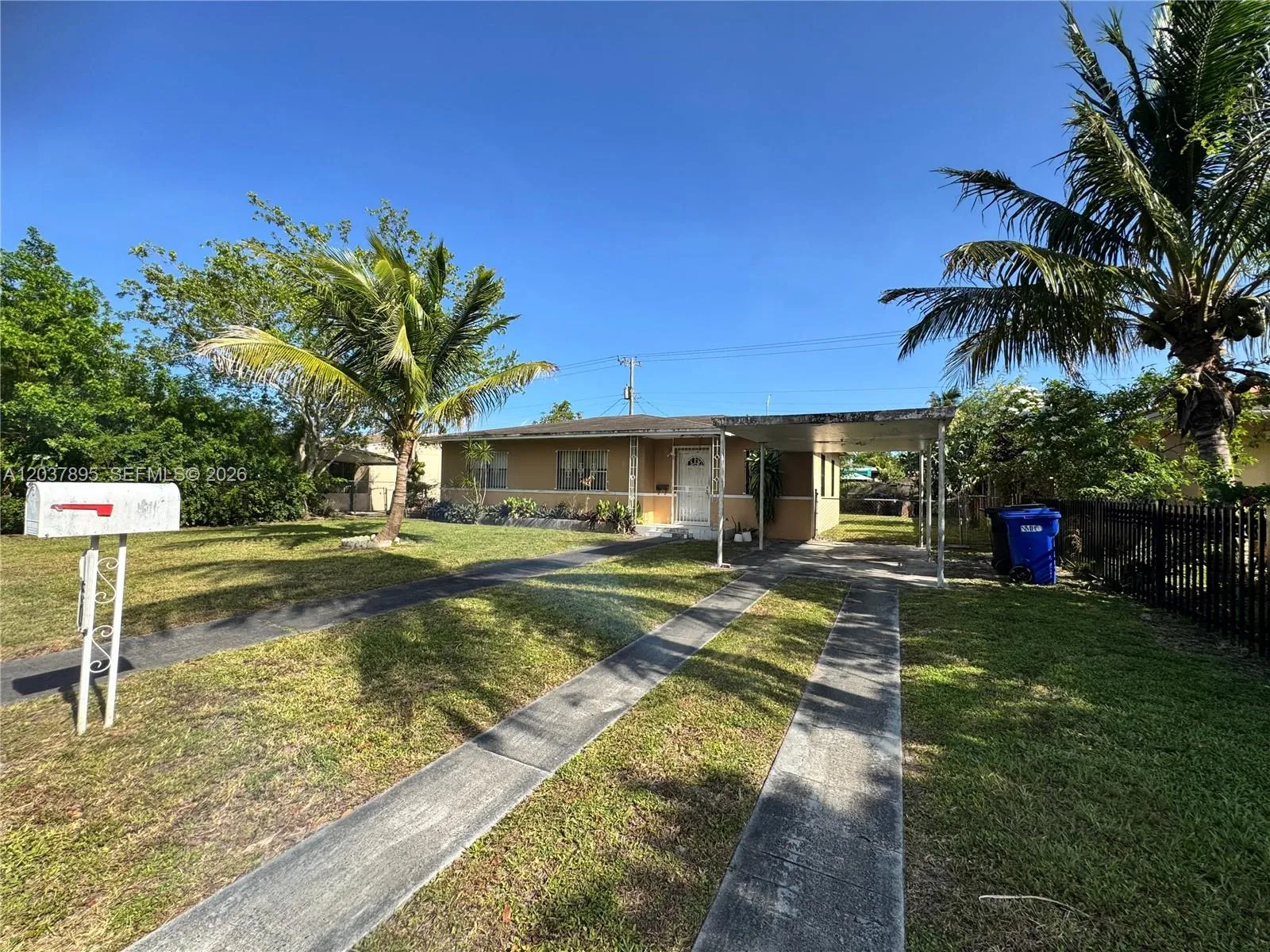 Foto de propiedad en 950 NE 160th Street, North Miami Beach, FL 33162 North Miami Beach con MLS# 