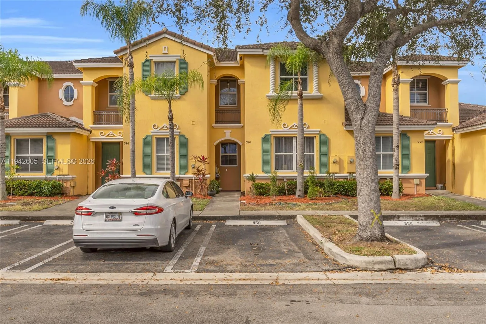Foto de propiedad en 950 NE 42nd Place, Homestead, FL 33033 Homestead con MLS# 