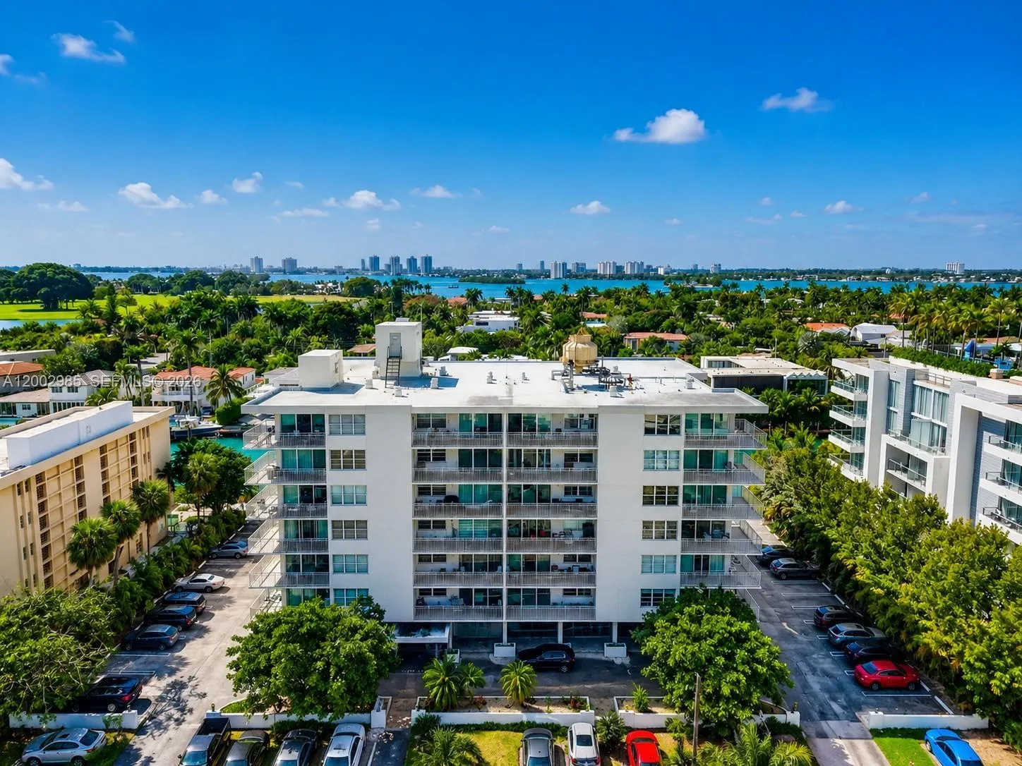 Foto de propiedad en 9500 W Bay Harbor Drive 2G, Bay Harbor Islands, FL 33154 Bay Harbor Islands con MLS# 