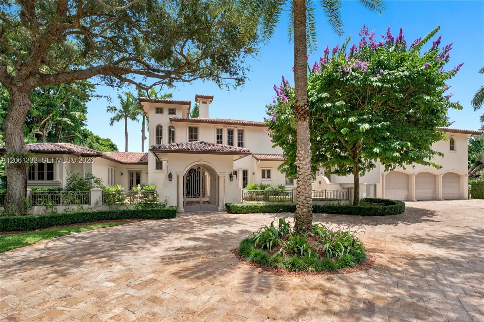 Foto de propiedad en 9501 Kerwood Court, Coral Gables, FL 33156 Coral Gables con MLS# 