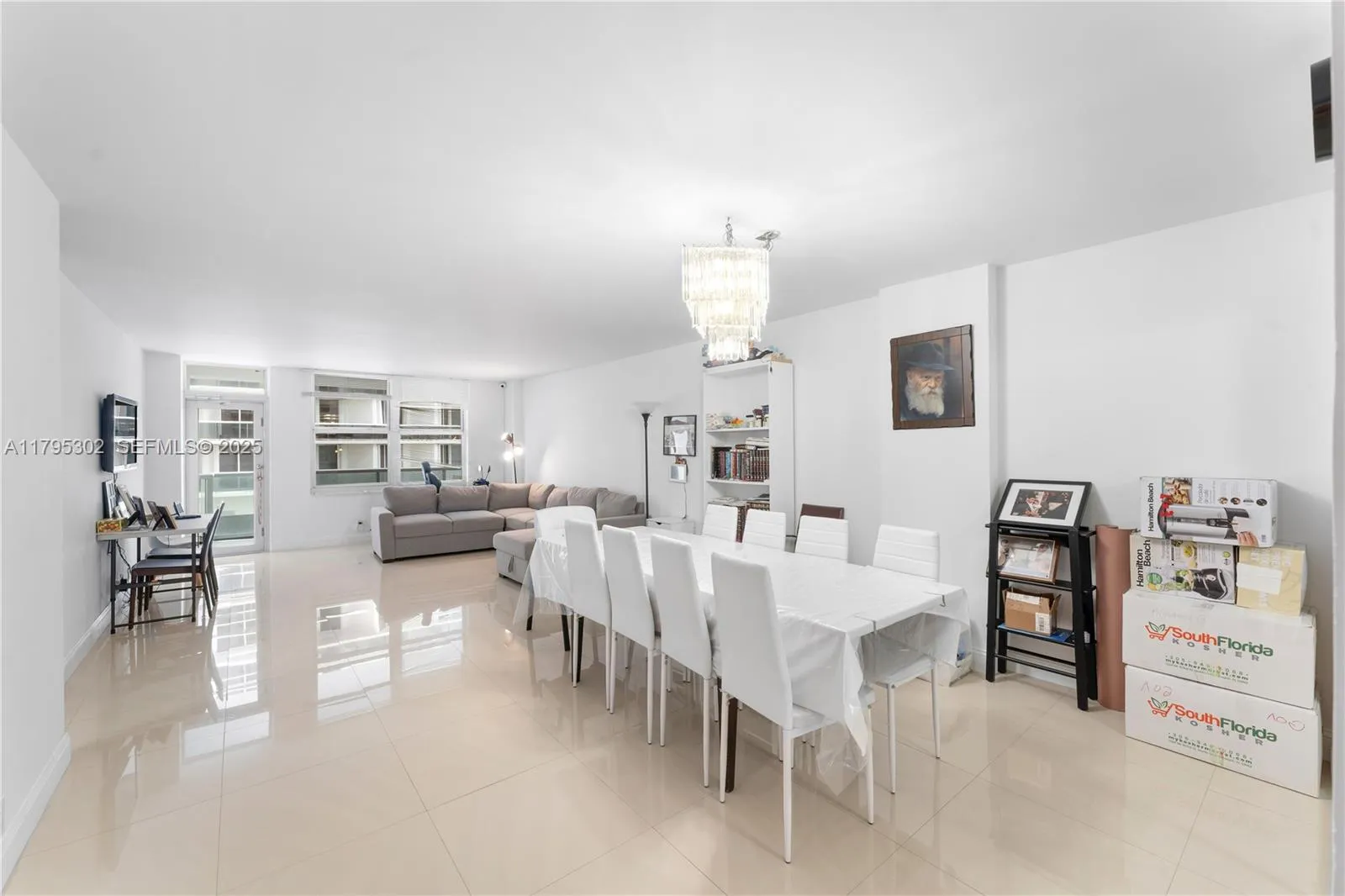 Foto de propiedad en 9511 Collins Avenue 301, Surfside, FL 33154 Surfside con MLS# 