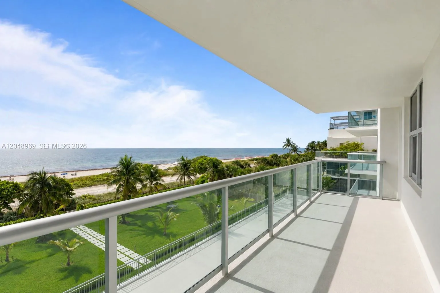 Foto de propiedad en 9511 Collins Avenue 403, Surfside, FL 33154 Surfside con MLS# 