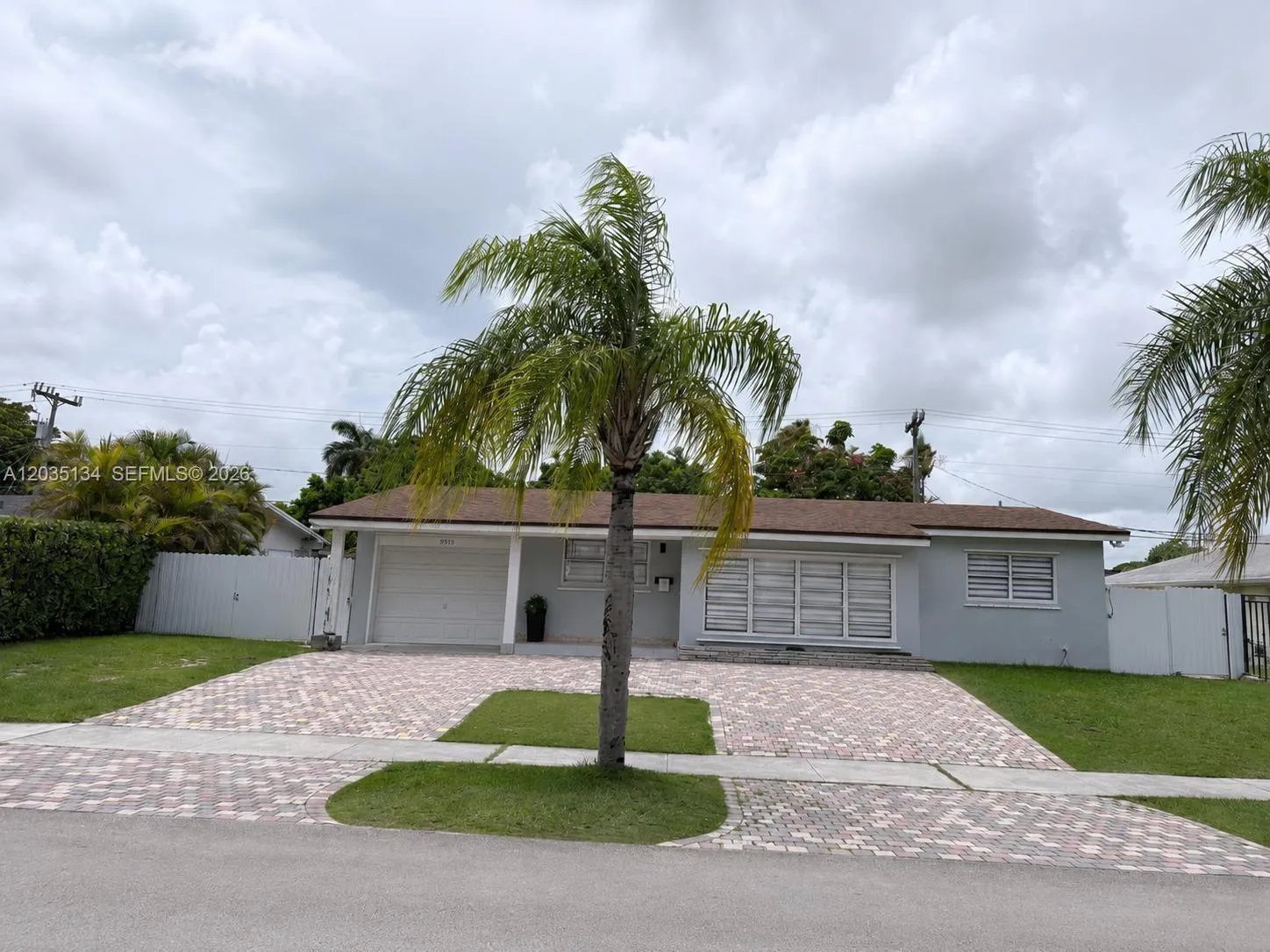 Foto de propiedad en 9515 Dominican Drive, Cutler Bay, FL 33189 Cutler Bay con MLS# 