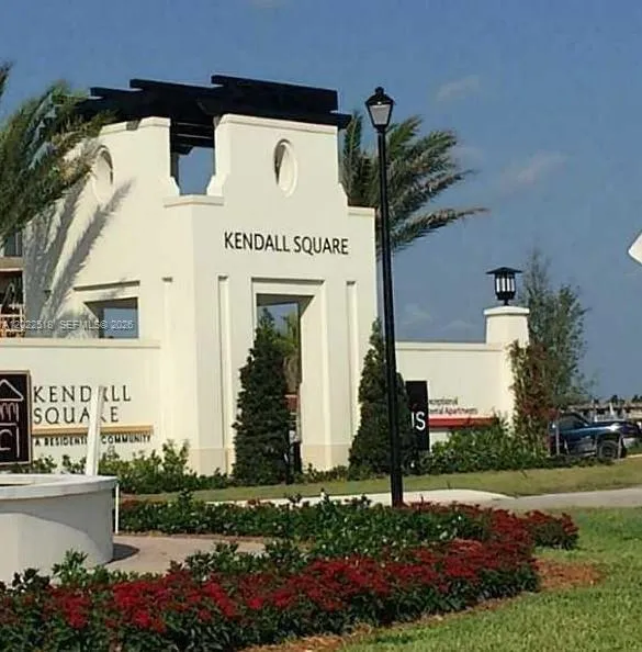 Foto de propiedad en 9530 SW 171st Court TH, Miami, FL 33196 Miami con MLS# 