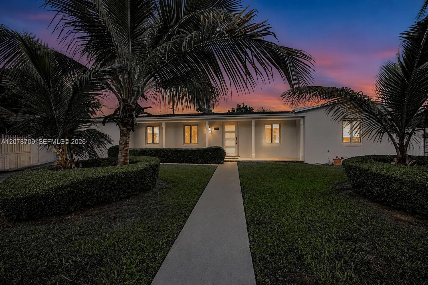 Foto de propiedad en 9541 SW 165th Street 0, Miami, FL 33157 Miami con MLS# 