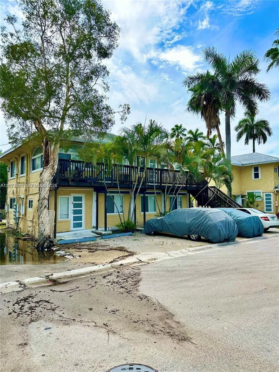 Foto de propiedad en 955 Buchanan Street 3, Hollywood, FL 33019 Hollywood con MLS# 