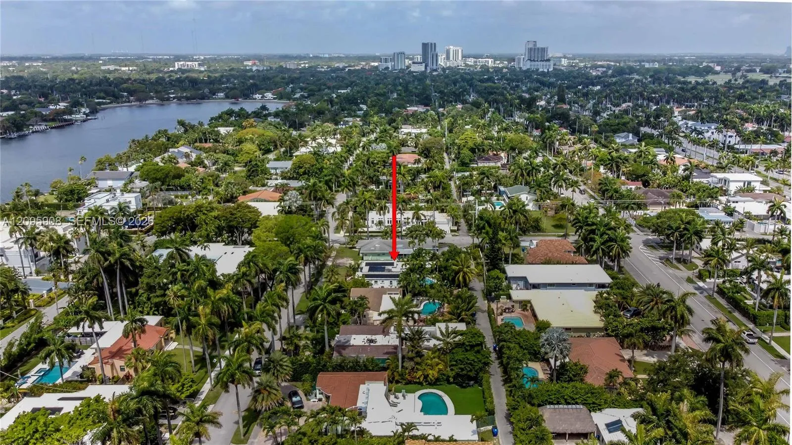 En Venta 955 Van Buren Street, Hollywood, FL 33019, Hollywood, FL 33019