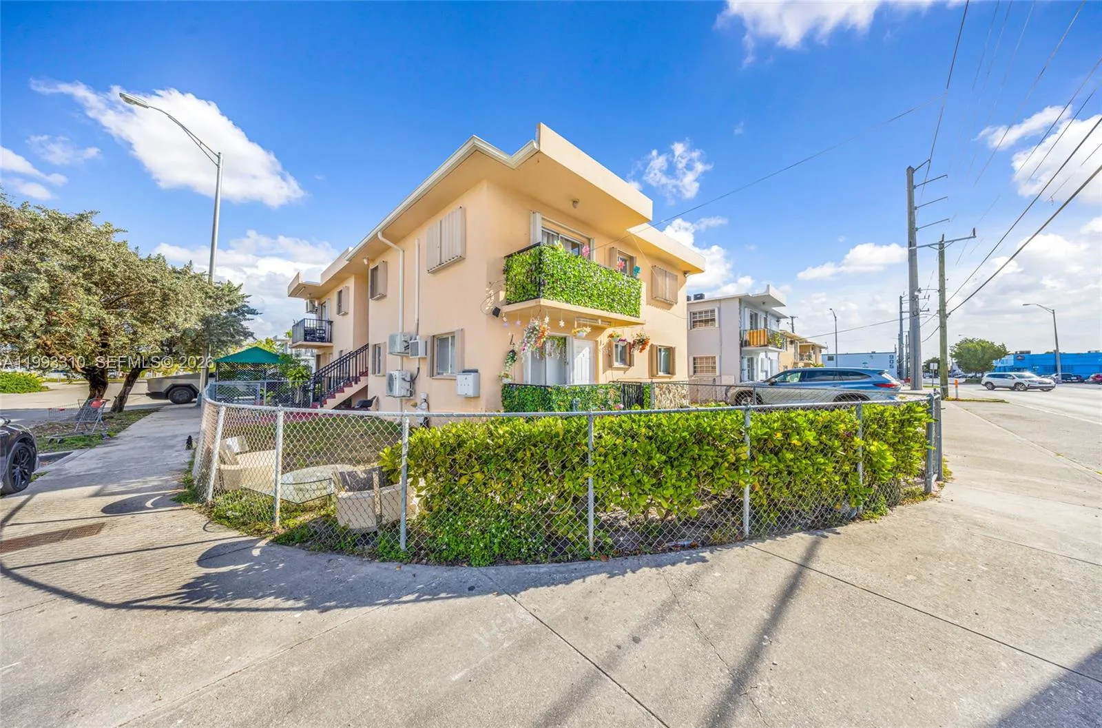 Foto de propiedad en 955 W 23rd Street, Hialeah, FL 33010 Hialeah con MLS# 