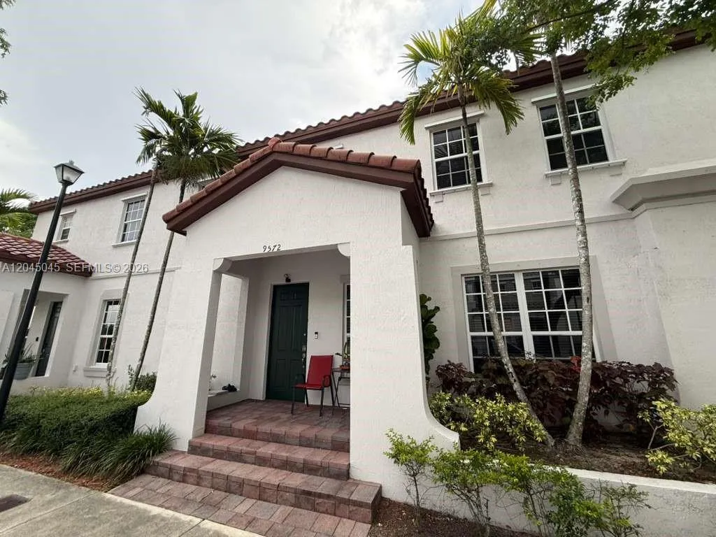 En Renta 9572 SW 169th Place Main House, Miami, FL 33196, Miami, FL 33196