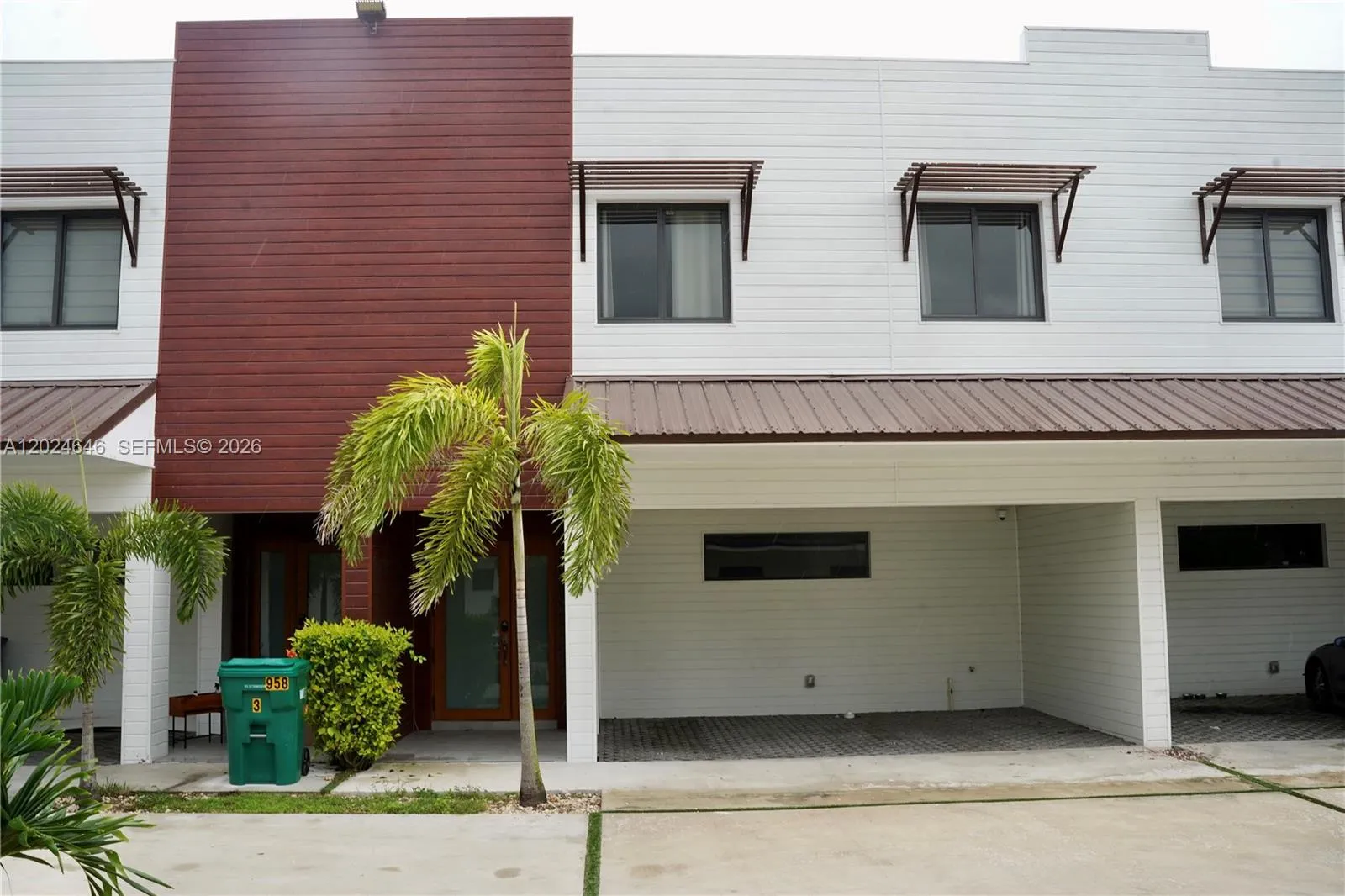 Foto de propiedad en 958 NW 10th Street 4, Florida City, FL 33034 Florida City con MLS# 